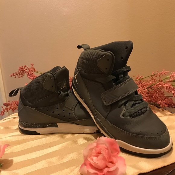 JORDANS!!!!! - Picture 2 of 2